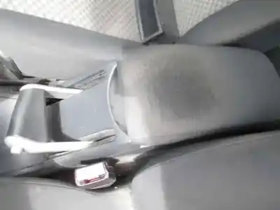 Véhicule à la ferraille renault megane ii classic berlina confort authentique de l'année 2003 alimenté k4j d7