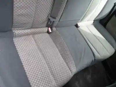 Véhicule à la ferraille renault megane ii classic berlina confort authentique de l'année 2003 alimenté k4j d7