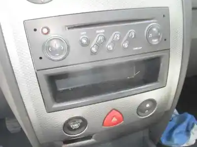 Veículo de Sucata renault megane ii berlina 3p confort authentique do ano 2004 alimentado k4m t7