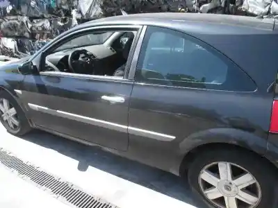 Veículo de Sucata renault megane ii berlina 3p confort authentique do ano 2004 alimentado k4m t7