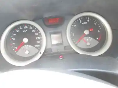Veículo de Sucata renault megane ii berlina 3p confort authentique do ano 2004 alimentado k4m t7