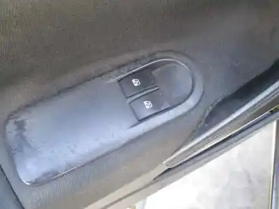 Veículo de Sucata renault megane ii berlina 3p confort authentique do ano 2004 alimentado k4m t7