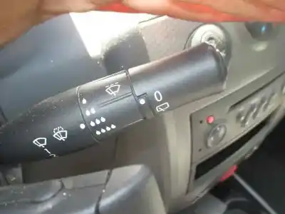 Veículo de Sucata renault megane ii berlina 3p confort authentique do ano 2004 alimentado k4m t7