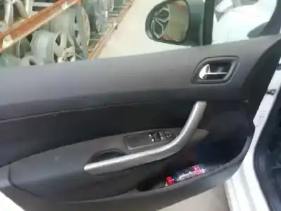 Veículo de Sucata peugeot 308 sw confort do ano 2008 alimentado 9h01