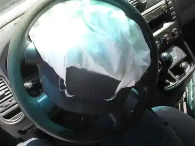 Vehicul casat kia carnival ii 2.9 cdri ex al anului 2002 alimentat j3