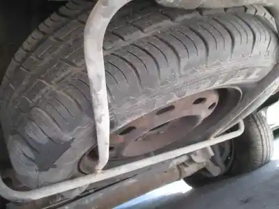 Vehicul casat kia carnival ii 2.9 cdri ex al anului 2002 alimentat j3