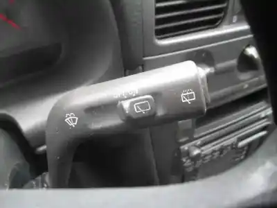 Sloopvoertuig volvo v40 familiar 1.9 diesel van het jaar 2000 aangedreven d4192t2