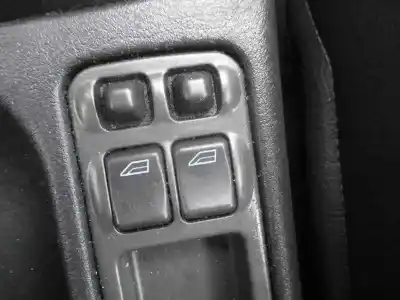 Sloopvoertuig volvo v40 familiar 1.9 diesel van het jaar 2000 aangedreven d4192t2
