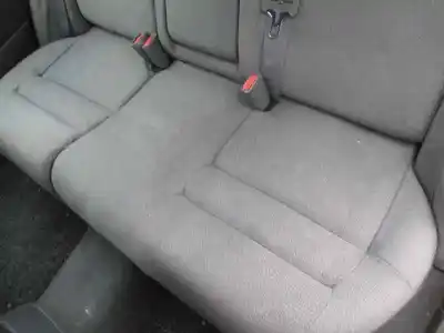 Sloopvoertuig volvo v40 familiar 1.9 diesel van het jaar 2000 aangedreven d4192t2