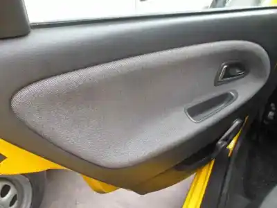 Sloopvoertuig volvo v40 familiar 1.9 diesel van het jaar 2000 aangedreven d4192t2
