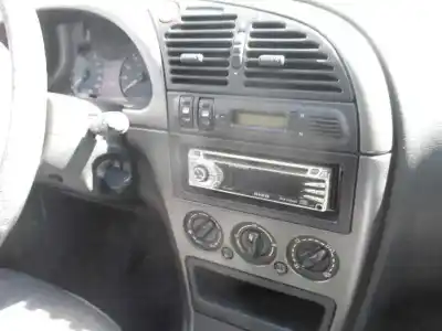 Veículo de Sucata citroen xsara berlina 1.4i magic do ano 1998 alimentado kfx