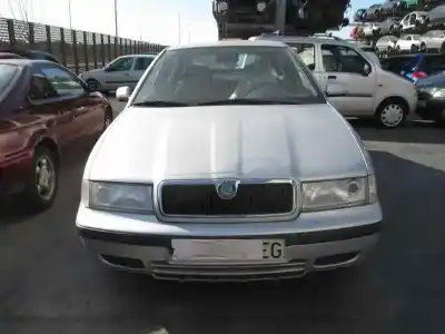 Véhicule à la ferraille SKODA OCTAVIA BERLINA (1U2) 1.9 TDI SLX de l'année 2000 alimenté AGR