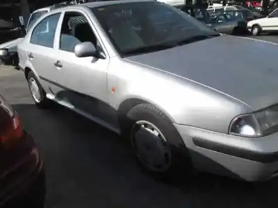 Véhicule à la ferraille skoda octavia berlina (1u2) 1.9 tdi slx de l'année 2000 alimenté agr