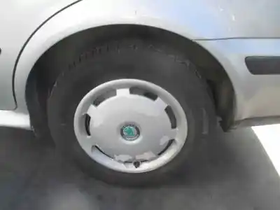 Véhicule à la ferraille skoda octavia berlina (1u2) 1.9 tdi slx de l'année 2000 alimenté agr