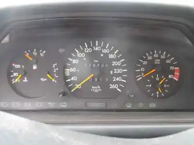 Здавання транспортного засобу mercedes-benz clase e (w124) coupe 300 ce-24 cabrio (124.061) року 1992 потужний 104