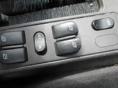 Véhicule à la ferraille saab 9-3 berlina 2.2 s tid de l'année 2001 alimenté d223l