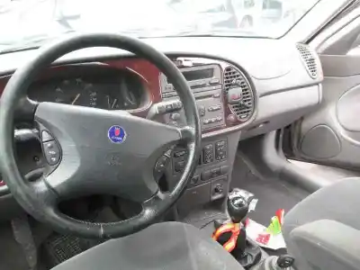 Véhicule à la ferraille saab 9-3 berlina 2.2 s tid de l'année 2001 alimenté d223l