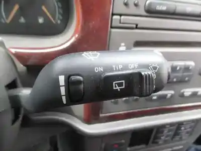Véhicule à la ferraille saab 9-3 berlina 2.2 s tid de l'année 2001 alimenté d223l