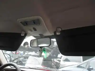 Véhicule à la ferraille saab 9-3 berlina 2.2 s tid de l'année 2001 alimenté d223l