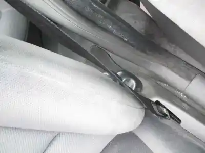 Véhicule à la ferraille saab 9-3 berlina 2.2 s tid de l'année 2001 alimenté d223l