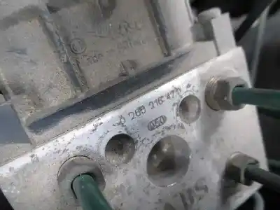 Véhicule à la ferraille saab 9-3 berlina 2.2 s tid de l'année 2001 alimenté d223l