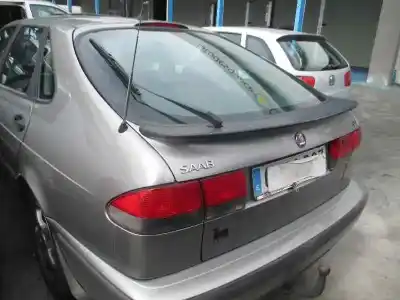Véhicule à la ferraille saab 9-3 berlina 2.2 s tid de l'année 2001 alimenté d223l