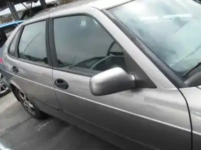 Véhicule à la ferraille saab 9-3 berlina 2.2 s tid de l'année 2001 alimenté d223l