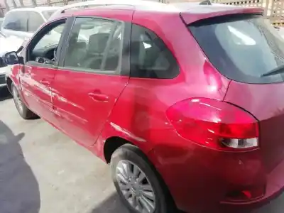 Veículo de Sucata renault clio grandtour 20 aniversario do ano 2011 alimentado d4f d7