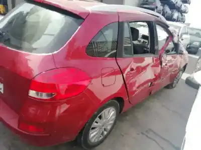 Veículo de Sucata renault clio grandtour 20 aniversario do ano 2011 alimentado d4f d7