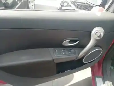 Veículo de Sucata renault clio grandtour 20 aniversario do ano 2011 alimentado d4f d7