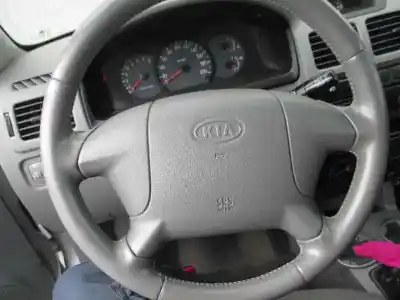 Veículo de Sucata kia rio rs berlina do ano 2004 alimentado a3d