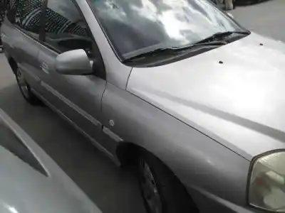 Veículo de Sucata kia rio rs berlina do ano 2004 alimentado a3d