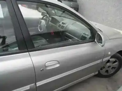 Veículo de Sucata kia rio rs berlina do ano 2004 alimentado a3d