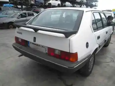 Véhicule à la ferraille volvo serie 340 345 dls de l'année 1990 alimenté b172