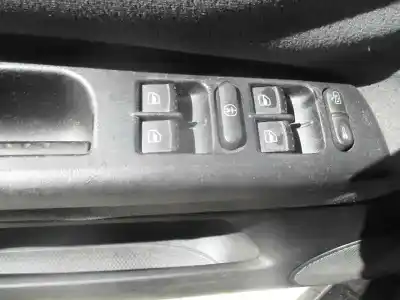 Verschrottungsfahrzeug volkswagen passat berlina (3b2) comfortline des jahres 1999 angetrieben adr