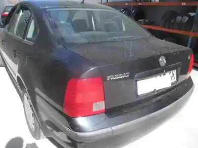 Verschrottungsfahrzeug volkswagen passat berlina (3b2) comfortline des jahres 1999 angetrieben adr
