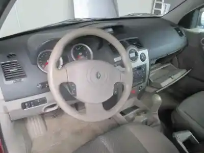 Здавання транспортного засобу renault megane ii berlina 5p confort authentique року 2003 потужний k9k d7