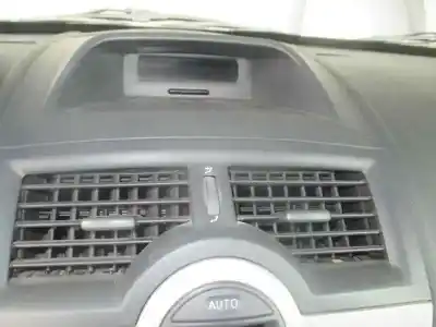 Здавання транспортного засобу renault megane ii berlina 5p confort authentique року 2003 потужний k9k d7