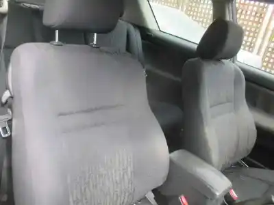 Scrapping Vehicle toyota corolla (_e12_) 2.0 d-4d (cde120_) of the year 2004 powered 1cdftv