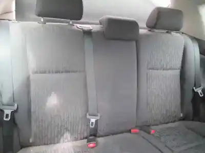 Scrapping Vehicle toyota corolla (_e12_) 2.0 d-4d (cde120_) of the year 2004 powered 1cdftv