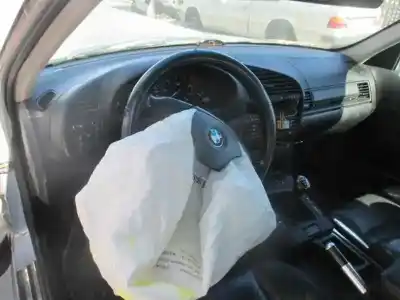 Здавання транспортного засобу bmw serie 3 berlina (e36) 325td року 1998 потужний d256t1