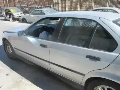 Здавання транспортного засобу bmw serie 3 berlina (e36) 325td року 1998 потужний d256t1