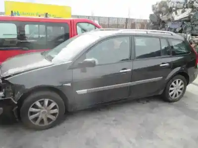 Scrapping Vehicle RENAULT MEGANE II FAMILIAR Authentique of the year 2006 powered F9Q E8