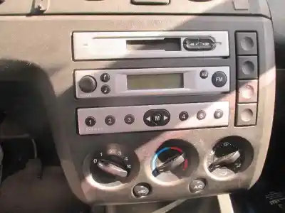 Veículo de Sucata ford fiesta (cbk) ambiente do ano 2004 alimentado f6ja