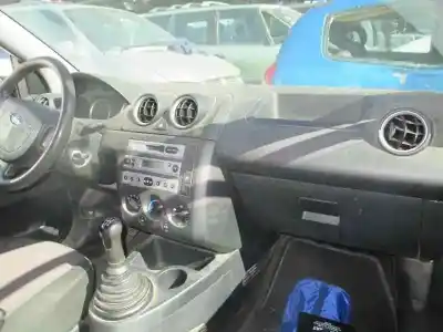 Veículo de Sucata ford fiesta (cbk) ambiente do ano 2004 alimentado f6ja