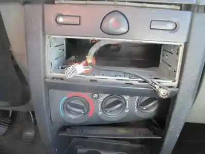 Veículo de Sucata renault clio ii fase ii (b/cb0) authentique do ano 2002 alimentado d4f b7