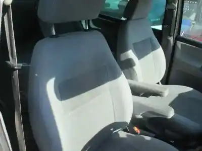 Sloopvoertuig ford galaxy (vy) ambiente van het jaar 2001 aangedreven anu