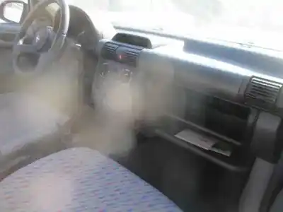 Veicolo di demolizione opel corsa b 1.5 diesel dell'anno 1995 alimentato x15d
