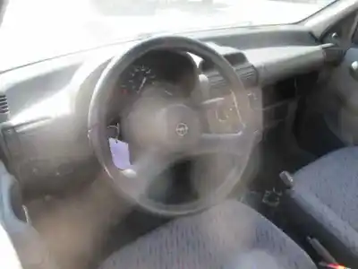 Veicolo di demolizione opel corsa b 1.5 diesel dell'anno 1995 alimentato x15d