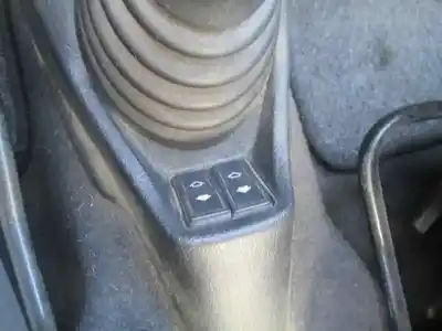 Veicolo di demolizione citroen saxo 1.1 sx dell'anno 1997 alimentato hdz